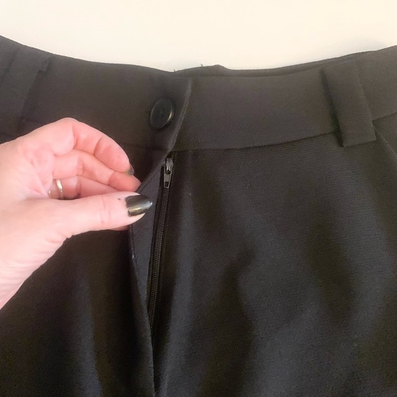 NWT black dress shorts - Picture 4 of 15